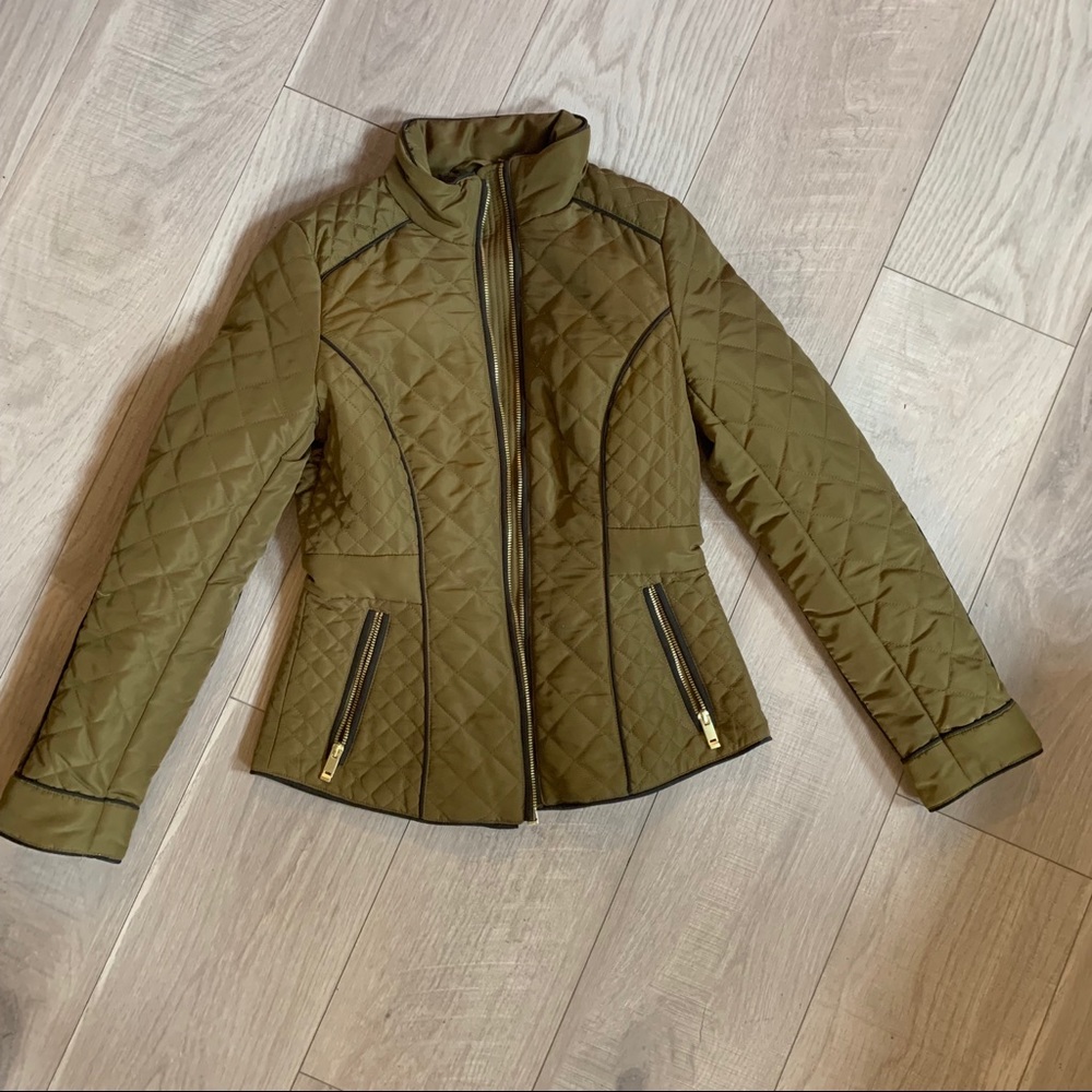 Olive Greeen H&M puffer jacket!
